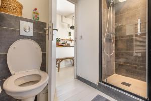 Zdjęcie z galerii obiektu GuestReady - Chic Apt 8mins de Sacre-Coeur w Paryżu