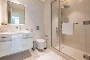 Vannituba majutusasutuses GuestReady - Lush Apt overlooking The Palm