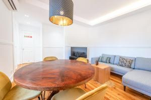 Μια τηλεόραση ή/και κέντρο ψυχαγωγίας στο GuestReady - Vibrant Soul in the Heart of Belem