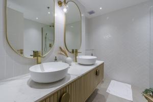 Ένα μπάνιο στο GuestReady - Bohemian Apt with Marina View