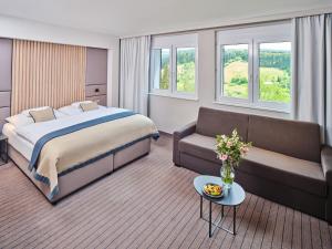 Postel nebo postele na pokoji v ubytování Spa hotel Lanterna + 37 fotografií