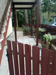 Κήπος έξω από το Apartament Fala 2 Pobierowo