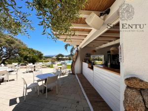 Restaurace v ubytování Su Entu Sardinian Country Club