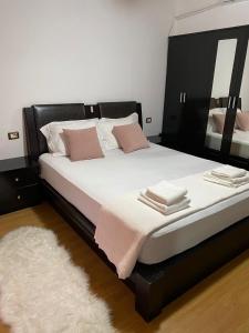 Postel nebo postele na pokoji v ubytování Bertis guest house