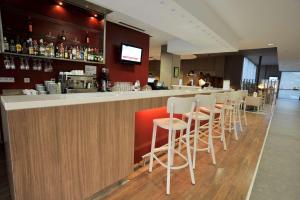 Lounge alebo bar v ubytovaní Travelodge Málaga Airport