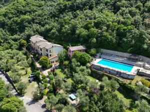 Swimmingpoolen hos eller tæt på Garden Residence Malcesine Lake View