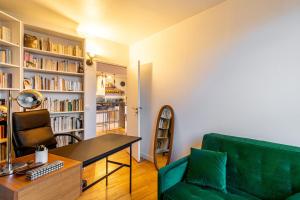 Posezení v ubytování GuestReady - Contemporary Apt in the 20th Arr