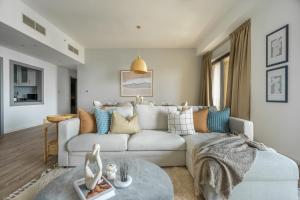 Posezení v ubytování GuestReady - Modern and luxe near JBR Beach
