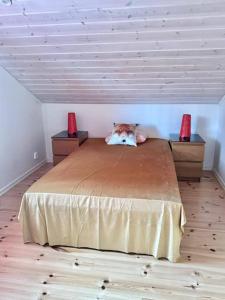 Postel nebo postele na pokoji v ubytování Strandnära skärgårdshus