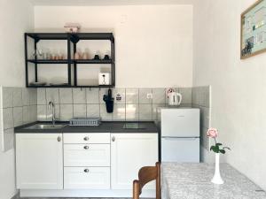 Afbeelding uit fotogalerij van Apartments Maro in Senj