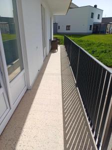 Budova, v ktorej sa apartmán nachádza + 5 fotografií