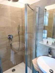 Gallery image of Bar-Restaurant-Pizzeria Antermont B&B in Carezza al Lago