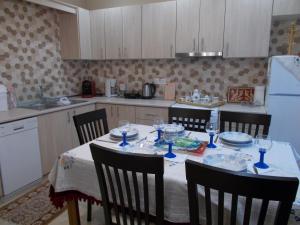 Kuchyň nebo kuchyňský kout v ubytování kaite house