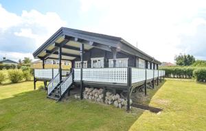 Zahrada ubytování Four-Bedroom Holiday Home In Glesborg