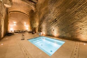 Bazén v ubytovaní Bordoy Mostatxins - Hotel Boutique Adults Only alebo v jeho blízkosti