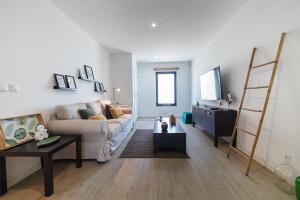 Χώρος καθιστικού στο Gafa House - Family Accommodation and Workplace