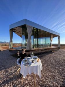 A restaurant or other place to eat at La Casa del Desierto