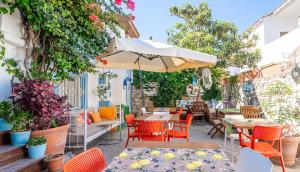 Khu vực ghế ngồi tại İmerek Taş Ev Otel Alaçatı