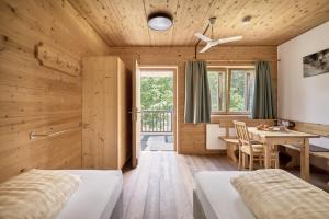 Postel nebo postele na pokoji v ubytování AREA 47 - Tirol