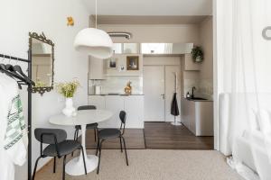 Η κουζίνα ή μικρή κουζίνα στο Є світло Апартаменти Прожиття