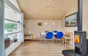 Χώρος καθιστικού στο Holiday Home Lokken With Fireplace Ii