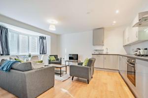 Køkken eller tekøkken på Modern, City living Apartments- Private parking