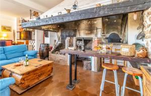 Η κουζίνα ή μικρή κουζίνα στο Lovely Home In Mijas With Wifi