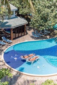 Piscina di Paradise Beach Hotel & Resort o nelle vicinanze