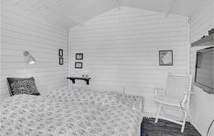 Ένα ή περισσότερα κρεβάτια σε δωμάτιο στο 2 Bedroom Beautiful Home In Jægerspris