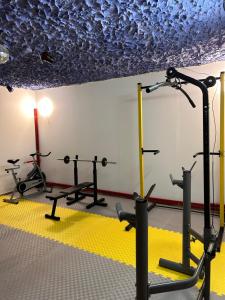 Fitness centrum a/nebo fitness zařízení v ubytování Dom Gościnny