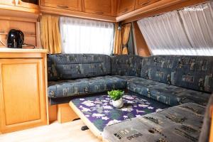 Przyczepy Kempingowe CHAŁUPY 6, KITE CREW的休息区