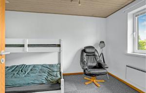 Beautiful Home In Haderslev With Wifi客房内的一张或多张床位