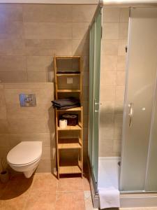 A bathroom at Lilium Villa Hévíz
