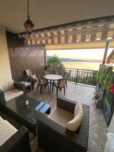 ソゾポルにあるSozopol Santa Marina Sea View Studioのギャラリーの写真