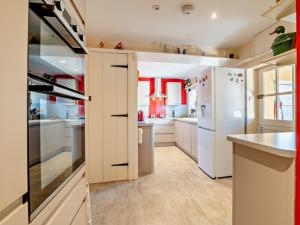 Dapur atau dapur kecil di 3 Bed in Talyllyn 93947 +22 gambar