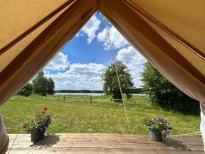 Photo de la galerie de l'établissement Männituka glamping by lake Ähijärv, à Ähijärve