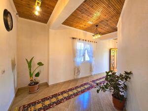 Fotografie z fotogalerie ubytování Enma Rooms v destinaci Krujë