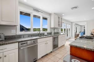 Η κουζίνα ή μικρή κουζίνα στο 292 Phillips Road Sagamore Beach - - Cape Cod