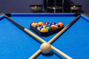 Ein Billardtisch in der Unterkunft Private Pool Homes