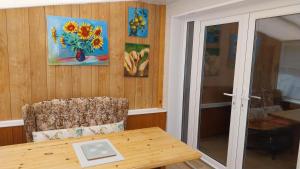 Posezení v ubytování Beautiful 3-Bed Bungalow Kessingland rural retreat