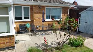 Zahrada ubytování Beautiful 3-Bed Bungalow Kessingland rural retreat