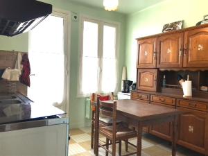 Kuchyň nebo kuchyňský kout v ubytování LE PRAIRIE - Centre - Marché Couvert - Spacieux + 1 fotografie