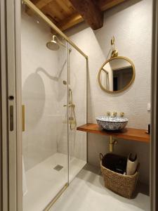 Et badeværelse på Casa Rural Rio la Puente