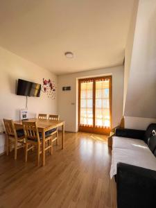 TV a/nebo společenská místnost v ubytování Apartma Moravske Toplice - Trobentica 28