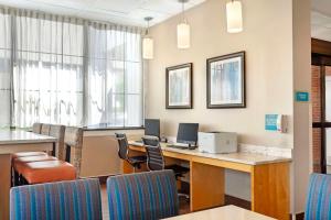TV a/nebo společenská místnost v ubytování Best Western Hartford Hotel and Suites