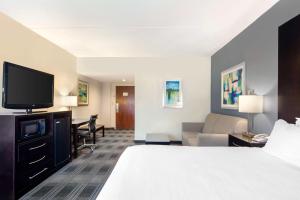 TV a/nebo společenská místnost v ubytování Best Western Hartford Hotel and Suites
