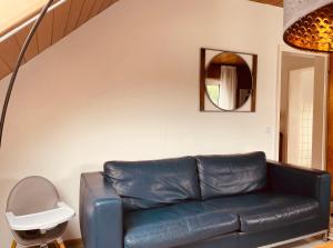 Ruang duduk di Odw homes - Functional workers apartment