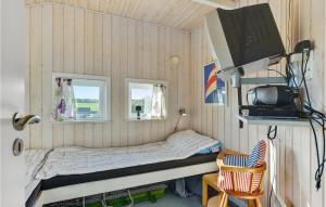 TV a/nebo společenská místnost v ubytování Amazing Home In Nordborg With 3 Bedrooms, Sauna Wifi