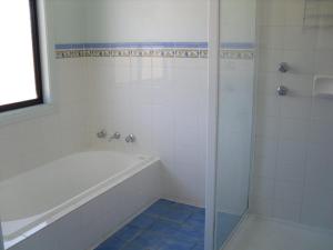 Ένα μπάνιο στο Woody's Beach House +9 φωτογραφίες