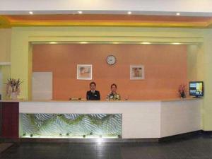 Vstupní hala nebo recepce v ubytování Home Inns Shanghai Liuzhou Road Everbright Exhibition Center Branch + 24 fotografií